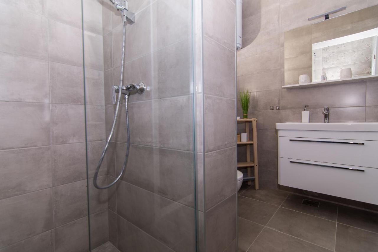 Apartments Lumini Трогір Екстер'єр фото
