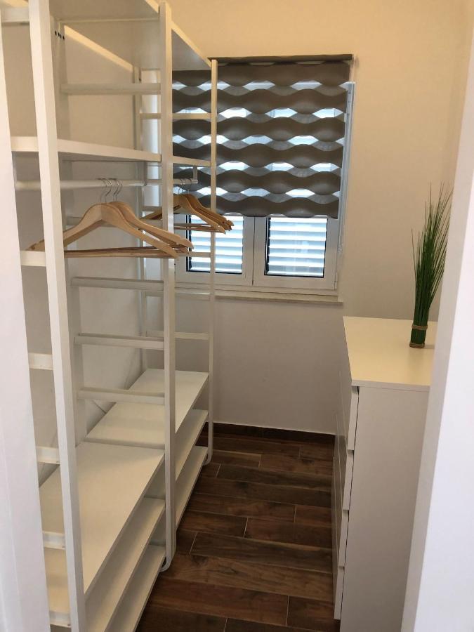 Apartments Lumini Трогір Екстер'єр фото